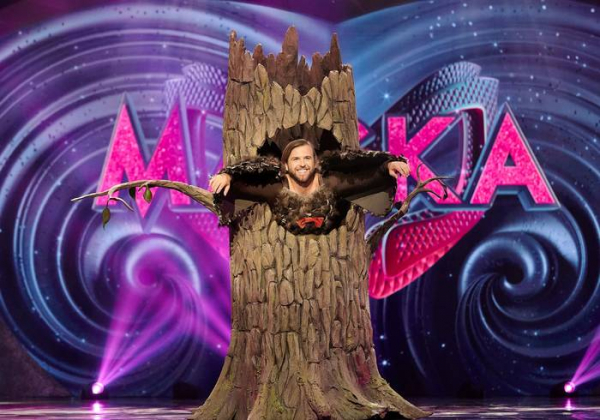 Шоу «Маска»: Совенком оказался известный рокер Шоу «Маска»: Совенком оказался известный рокер
