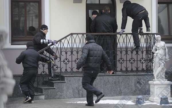 СМИ: Рейдеров судят менее чем в половине случаев СМИ: Рейдеров судят менее чем в половине случаев