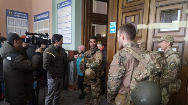 Солдаты НАТО на Украине, украинские журналисты взялись за оружие. Хроника событий на Украине на 15:00 6 марта