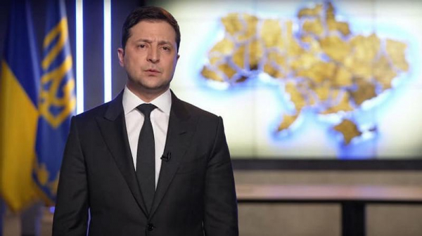 Срочное видеообращение к украинцам: Зеленский ввел военное положение Срочное видеообращение к украинцам: Зеленский ввел военное положение