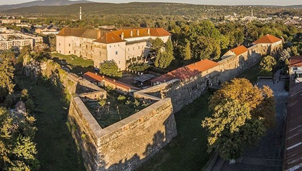 Стоны, призраки и таинственные символы: мистические замки Западной Украины