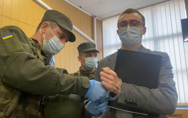 Суд отпустил Стерненко из-под стражи Суд отпустил Стерненко из-под стражи