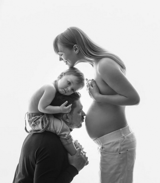 Светлана Тарабарова устроила фотосессию перед родами Светлана Тарабарова устроила фотосессию перед родами