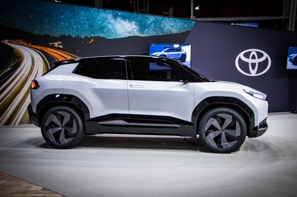 Свежие новинки от Toyota: чего ждать в автосалонахСпецпроект