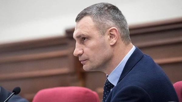 «Телом своим подогревать Днепр»: мэр Кличко ответил в стихах снявшему про него клип горожанину «Телом своим подогревать Днепр»: мэр Кличко ответил в стихах снявшему про него клип горожанину