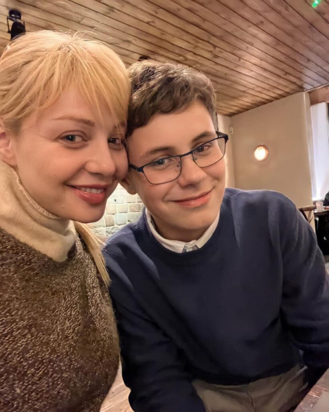 Тина Кароль показала повзрослевшего сына-отличника Тина Кароль показала повзрослевшего сына-отличника