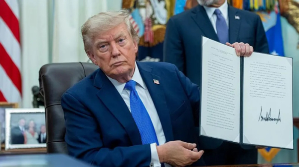 Трамп снова пытается ограничить гражданство по праву рождения в США Трамп снова пытается ограничить гражданство по праву рождения в США