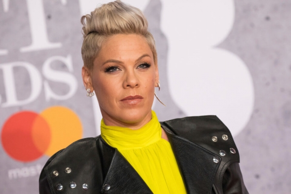 Трехлетний сын певицы Pink сел за руль мотоцикла Трехлетний сын певицы Pink сел за руль мотоцикла