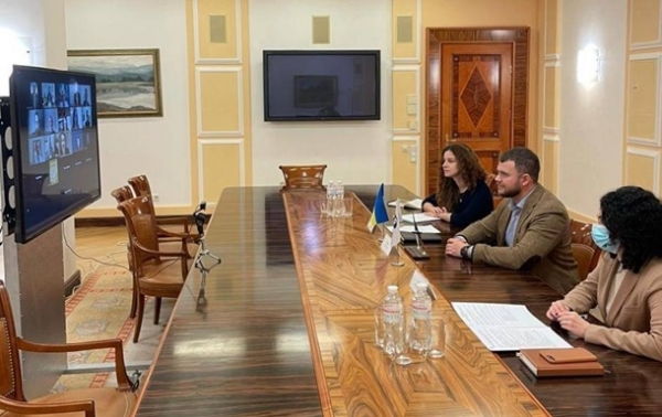 Украина договорилась с ЕБРР о кредите на 450 млн евро Украина договорилась с ЕБРР о кредите на 450 млн евро