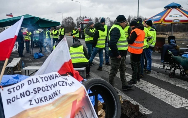 Украина и Польша обсудили деблокаду границы Украина и Польша обсудили деблокаду границы