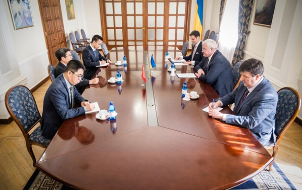 Украина обсудила с Китаем Формулу мира Украина обсудила с Китаем Формулу мира