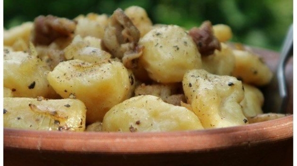 Украинская кухня: готовим аппетитные галушки с салом Украинская кухня: готовим аппетитные галушки с салом