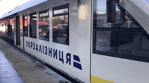 «Укрзализныця» хочет вновь запустить поезда в граничащие с Крымом территории «Укрзализныця» хочет вновь запустить поезда в граничащие с Крымом территории