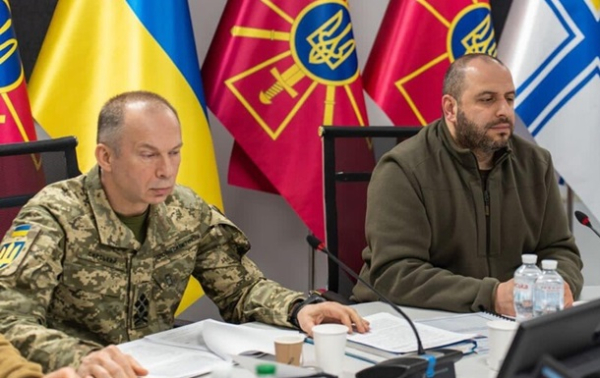 Умеров и Сырский обсудили с Остином потребности ВСУ Умеров и Сырский обсудили с Остином потребности ВСУ