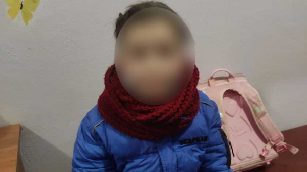 В Днепре 10-летняя девочка с острым бронхитом просила подаяние на лекарства В Днепре 10-летняя девочка с острым бронхитом просила подаяние на лекарства
