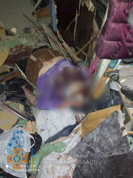 В Харькове снаряд разрушил несколько квартир в многоэтажке В Харькове снаряд разрушил несколько квартир в многоэтажке
