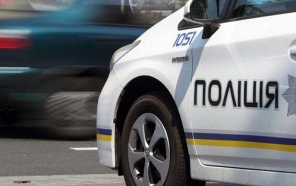 В Харькове угонщик автомобиля наехал на полицейского В Харькове угонщик автомобиля наехал на полицейского