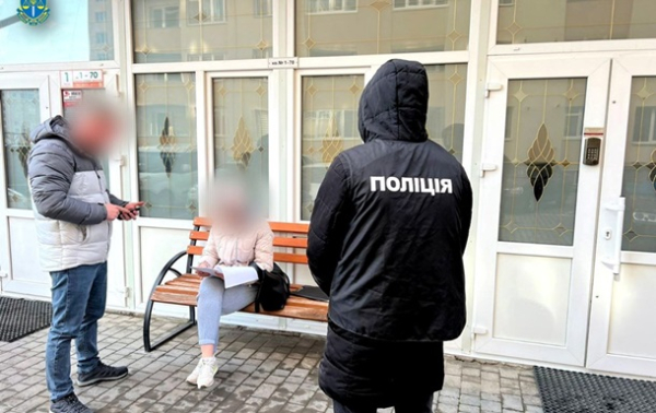 В Хмельницкой области работницу ТЦК и ее сообщника разоблачили на взятке