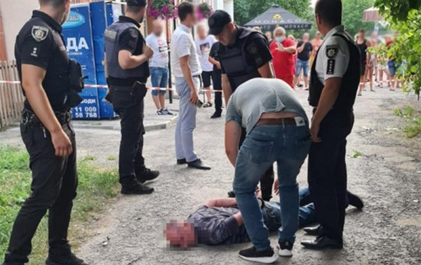 В Каменце-Подольском  на улице прогремел взрыв: шестеро пострадавших