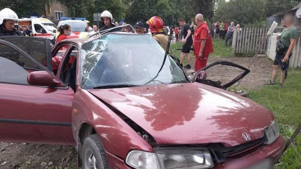 В Каменец-Подольском легковушка влетела в &laquo;скорую&raquo;
