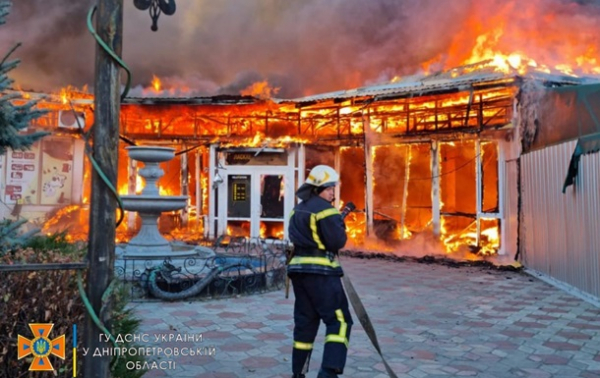 В Каменском вспыхнул масштабный пожар В Каменском вспыхнул масштабный пожар