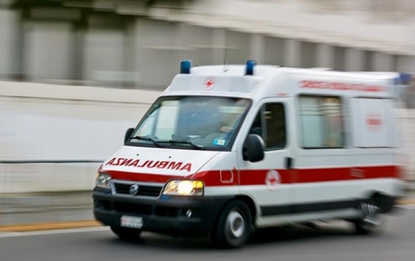 В Киеве 14-летняя девочка после звонка маме выбросилась из окна на 18 этаже В Киеве 14-летняя девочка после звонка маме выбросилась из окна на 18 этаже