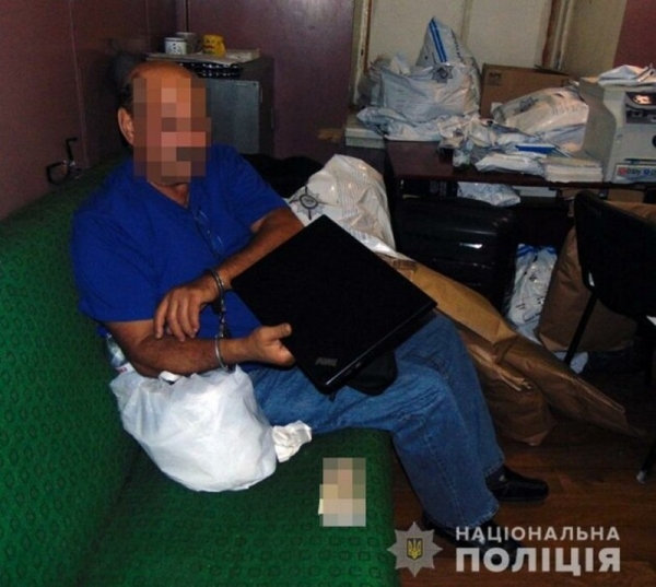 В Киеве иностранец убил мать пяти детей и попытался сбежать из страны В Киеве иностранец убил мать пяти детей и попытался сбежать из страны