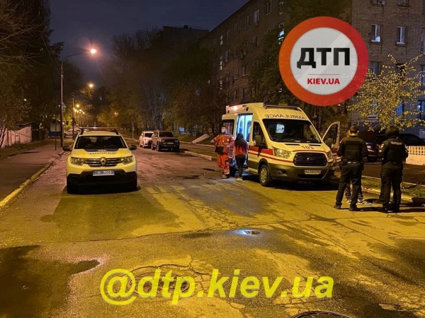 В Киеве массовая драка закончилась поножовщиной В Киеве массовая драка закончилась поножовщиной