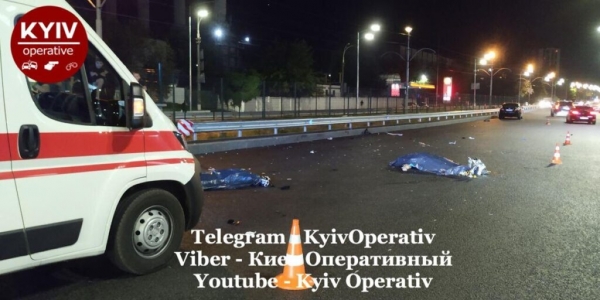 В Киеве мотоцикл сбил пешехода-нарушителя: трое погибших В Киеве мотоцикл сбил пешехода-нарушителя: трое погибших