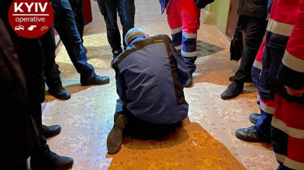 В Киеве мужчина грозил взорвать дом: соседи винят его сестру В Киеве мужчина грозил взорвать дом: соседи винят его сестру