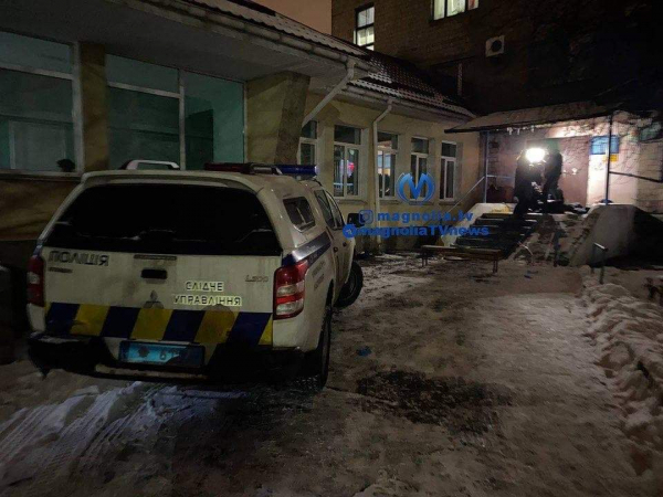 В Киеве на крыльце больницы застрелился мужчина В Киеве на крыльце больницы застрелился мужчина