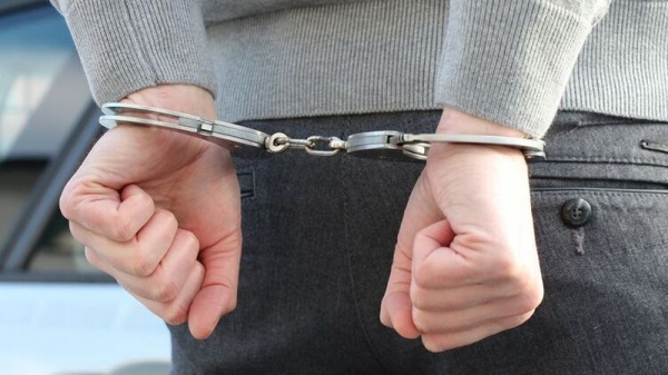 В Киеве нарушители ПДД пытали прохожего из-за замечания