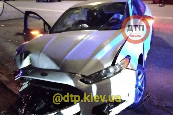 В Киеве пьяный мужчина после ДТП бросил жену умирать В Киеве пьяный мужчина после ДТП бросил жену умирать