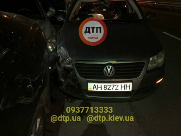 В Киеве пьяный водитель протаранил три авто и попытался свалить вину на жену В Киеве пьяный водитель протаранил три авто и попытался свалить вину на жену
