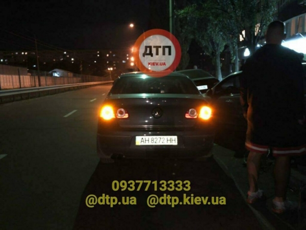 В Киеве пьяный водитель протаранил три авто и попытался свалить вину на жену В Киеве пьяный водитель протаранил три авто и попытался свалить вину на жену