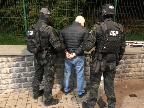 В Киеве полицейские вымогали 250 тысяч гривен несуществующего долга В Киеве полицейские вымогали 250 тысяч гривен несуществующего долга