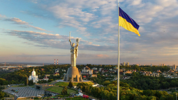 В Киеве ракета попала в жилой дом: разрушены несколько этажей. Фото В Киеве ракета попала в жилой дом: разрушены несколько этажей. Фото