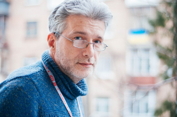 В Киеве в стиле 90-х напали на Андрея Куликова: ведущий рассказал о полученных травмах