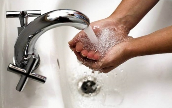 В Крыму начали перекачивать воду из Ивановского водозабора В Крыму начали перекачивать воду из Ивановского водозабора