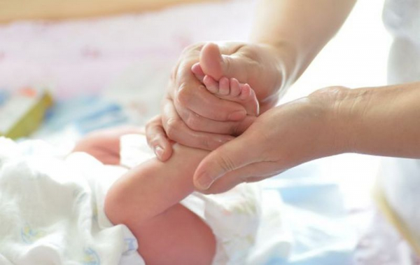 В Луцке женщина оставила младенца в больнице: ее уже решили родительских прав на 8 детей В Луцке женщина оставила младенца в больнице: ее уже решили родительских прав на 8 детей