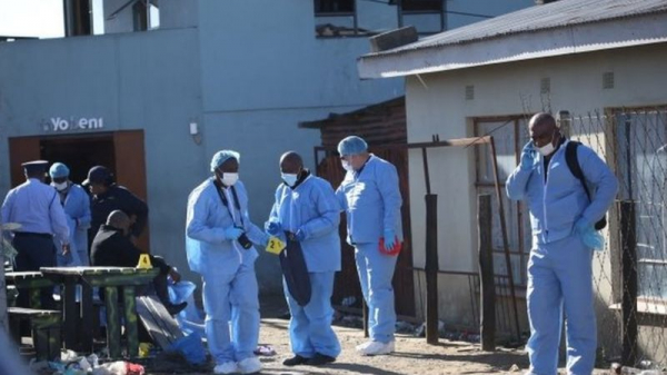 В ночном клубе в ЮАР обнаружены мертвыми 22 человека. Власти пытаются выяснить причину их смерти В ночном клубе в ЮАР обнаружены мертвыми 22 человека. Власти пытаются выяснить причину их смерти