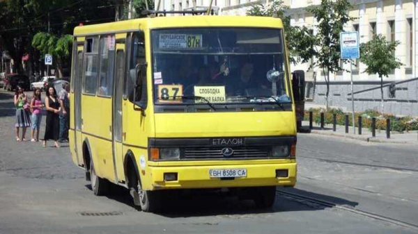 В Одессе поднимают стоимость проезда до 10 грн: перевозчики все равно недовольны В Одессе поднимают стоимость проезда до 10 грн: перевозчики все равно недовольны