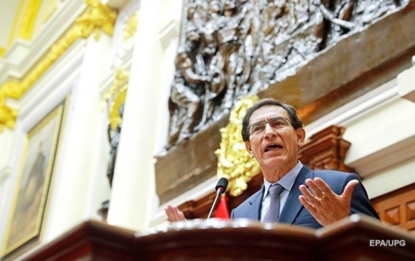 В Перу президенту объявили импичмент В Перу президенту объявили импичмент