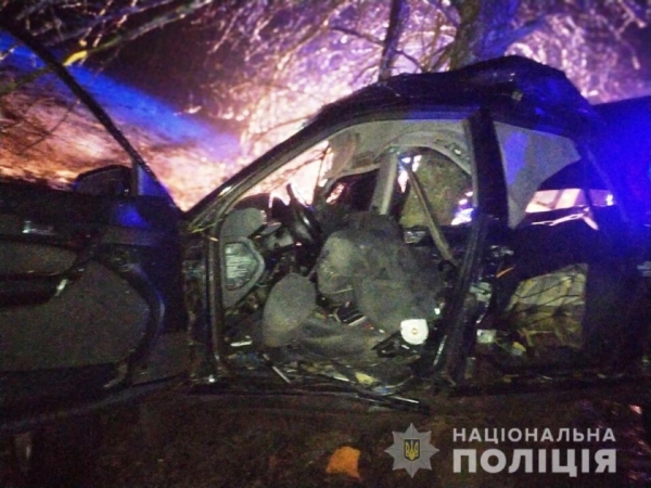 В Ровенской области в ДТП погиб подросток, угнавший авто у родственника В Ровенской области в ДТП погиб подросток, угнавший авто у родственника