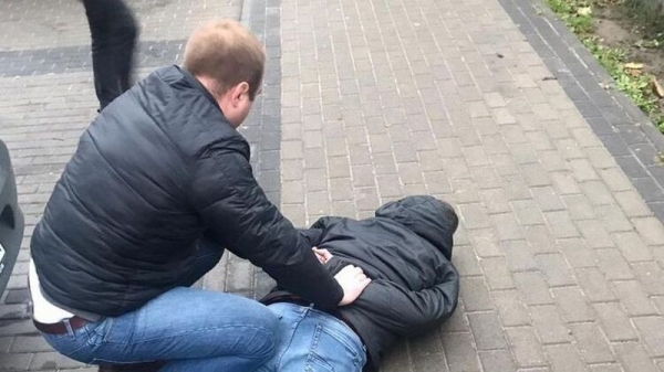 В Ровно священнослужитель помогал торговать должностями майору полиции В Ровно священнослужитель помогал торговать должностями майору полиции