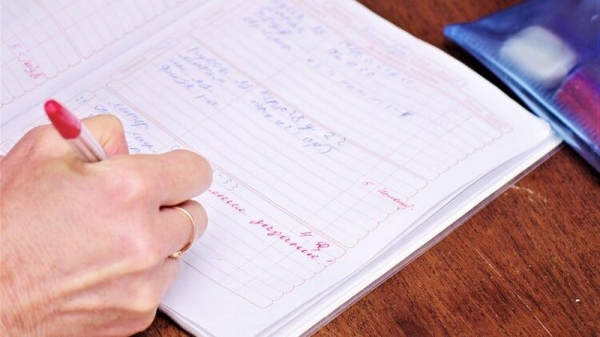 В украинских школах заработали электронные дневники и журналы В украинских школах заработали электронные дневники и журналы