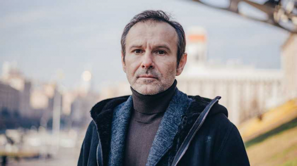 Вакарчук во Львове колядовал с вертепом Вакарчук во Львове колядовал с вертепом