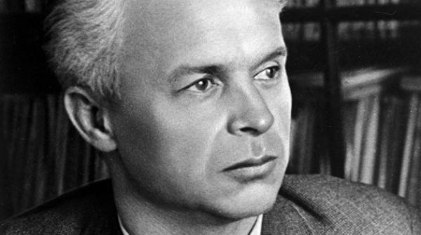 «Вошёл в революцию не через ту дверь». Зачем Довженко смотрел кино со Сталиным «Вошёл в революцию не через ту дверь». Зачем Довженко смотрел кино со Сталиным