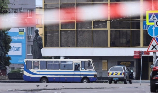 Захват заложников в Луцке. Все подробности онлайнСюжет Захват заложников в Луцке. Все подробности онлайнСюжет