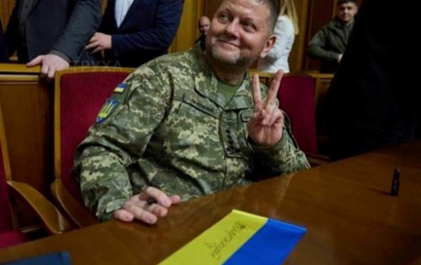 Залужный отдал 1 миллион долларов полученного наследства для ВСУ Залужный отдал 1 миллион долларов полученного наследства для ВСУ